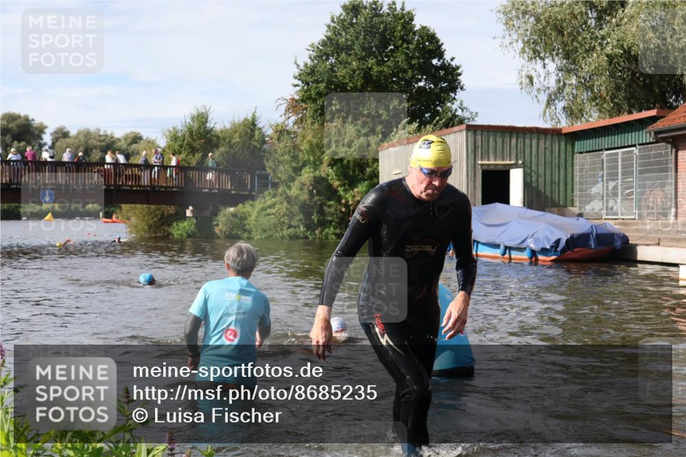 31.08.2025 - Elbe Triathlon Hamburg Luisa Fischer http://msf.ph/oto/8685235 31.08.2025 10:34:08 Schwimmen 1267, 1290, 1328, 1342 meine-sportfotos.de