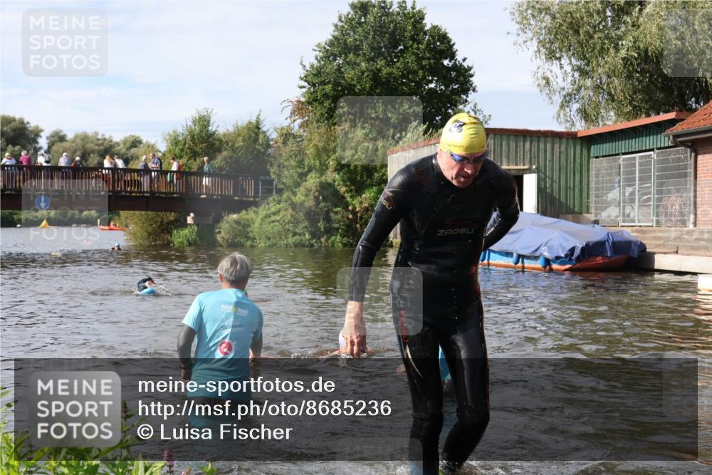 31.08.2025 - Elbe Triathlon Hamburg Luisa Fischer http://msf.ph/oto/8685236 31.08.2025 10:34:08 Schwimmen 1267, 1290, 1328, 1342 meine-sportfotos.de