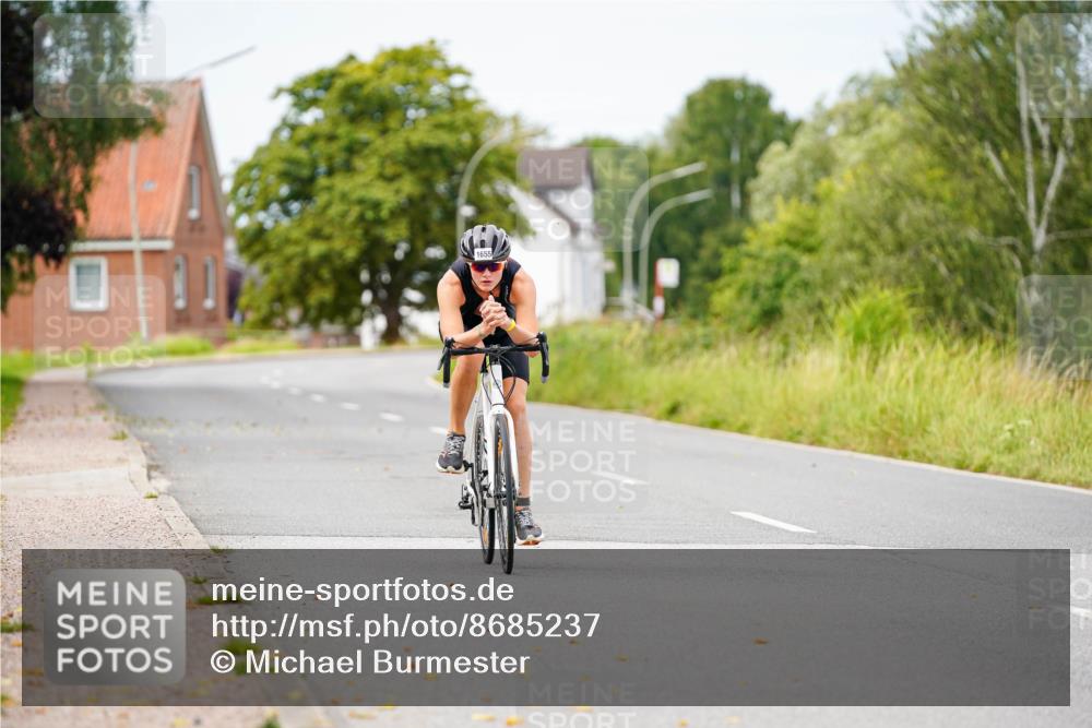 31.08.2025 - Elbe Triathlon Hamburg Michael Burmester http://msf.ph/oto/8685237 31.08.2025 12:36:01 Radfahren 1655 meine-sportfotos.de