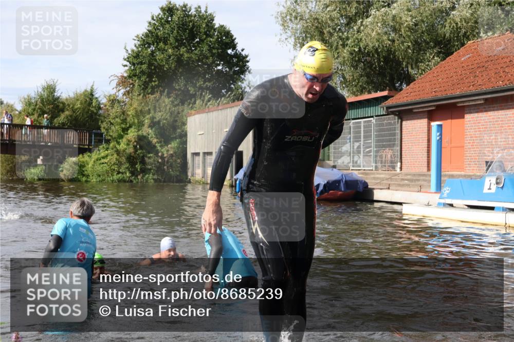 31.08.2025 - Elbe Triathlon Hamburg Luisa Fischer http://msf.ph/oto/8685239 31.08.2025 10:34:09 Schwimmen 1267, 1290, 1328, 1342 meine-sportfotos.de