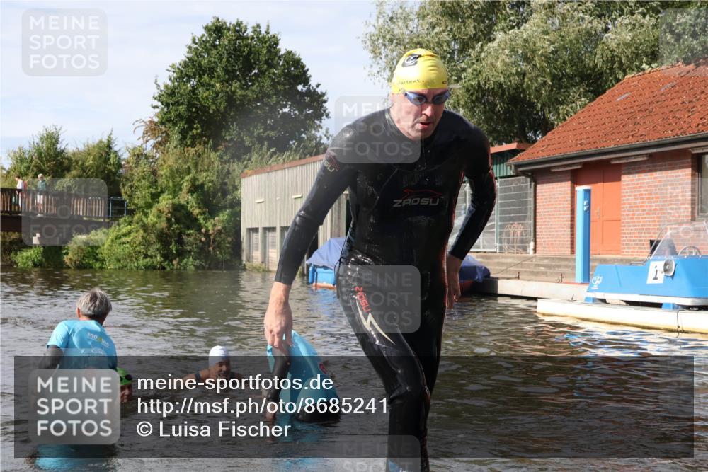 31.08.2025 - Elbe Triathlon Hamburg Luisa Fischer http://msf.ph/oto/8685241 31.08.2025 10:34:09 Schwimmen 1267, 1290, 1328, 1342 meine-sportfotos.de