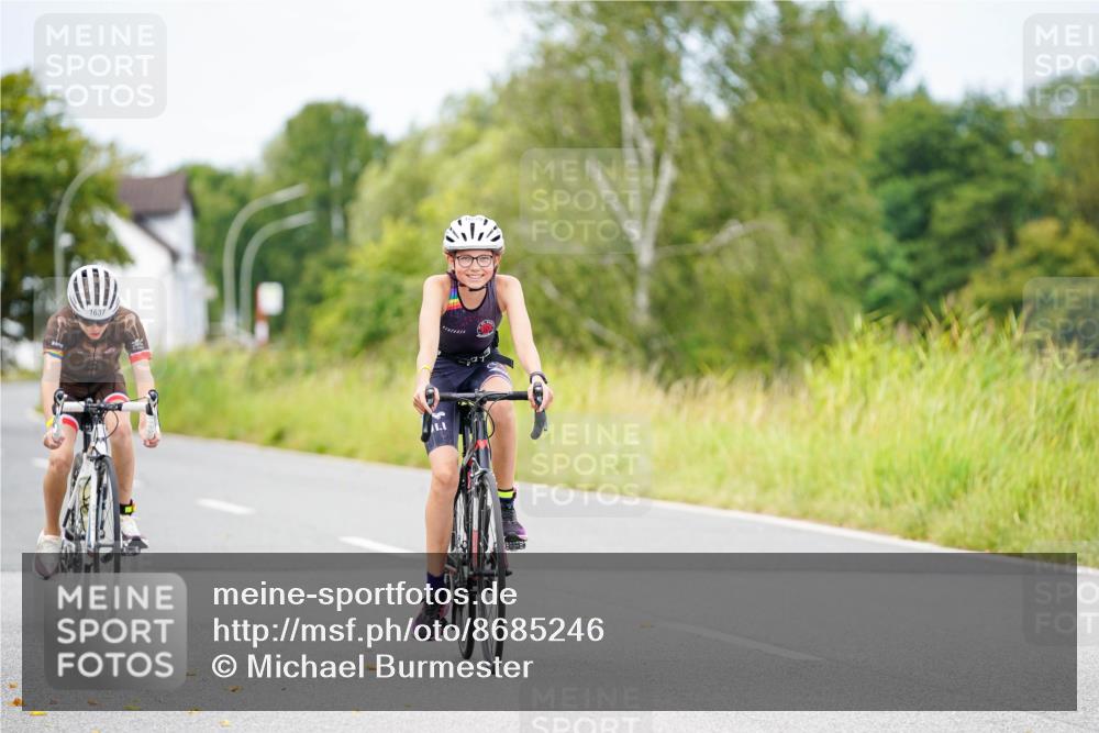 31.08.2025 - Elbe Triathlon Hamburg Michael Burmester http://msf.ph/oto/8685246 31.08.2025 12:36:49 Radfahren 1637, 1659 meine-sportfotos.de