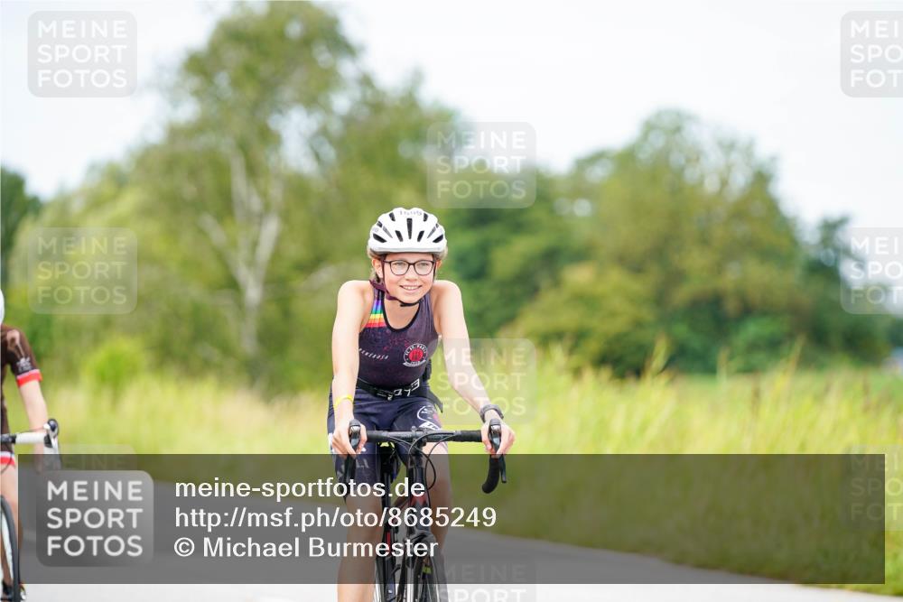 31.08.2025 - Elbe Triathlon Hamburg Michael Burmester http://msf.ph/oto/8685249 31.08.2025 12:36:50 Radfahren 1637, 1659 meine-sportfotos.de