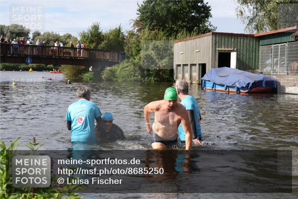 31.08.2025 - Elbe Triathlon Hamburg Luisa Fischer http://msf.ph/oto/8685250 31.08.2025 10:34:23 Schwimmen 1276, 1339 meine-sportfotos.de
