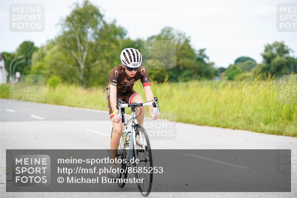 31.08.2025 - Elbe Triathlon Hamburg Michael Burmester http://msf.ph/oto/8685253 31.08.2025 12:36:51 Radfahren 1637, 1659 meine-sportfotos.de