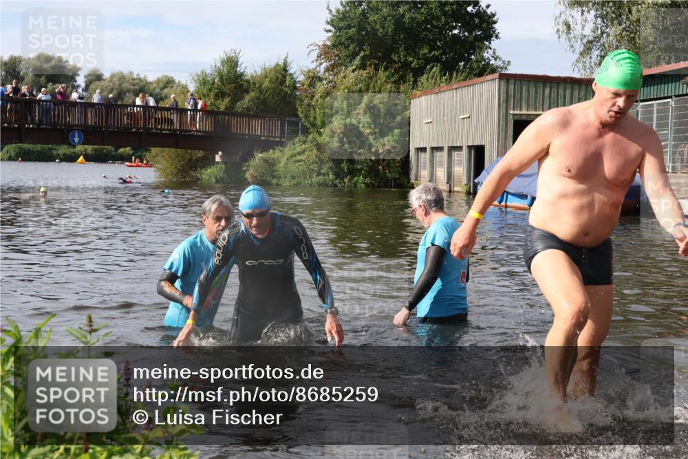 31.08.2025 - Elbe Triathlon Hamburg Luisa Fischer http://msf.ph/oto/8685259 31.08.2025 10:34:25 Schwimmen 1276, 1339 meine-sportfotos.de