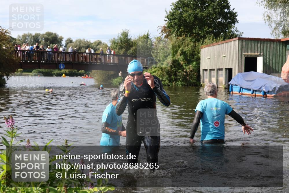 31.08.2025 - Elbe Triathlon Hamburg Luisa Fischer http://msf.ph/oto/8685265 31.08.2025 10:34:27 Schwimmen 1276, 1339 meine-sportfotos.de