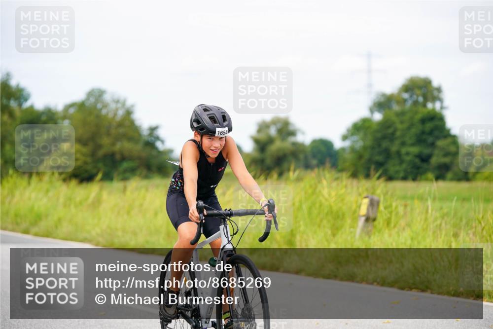 31.08.2025 - Elbe Triathlon Hamburg Michael Burmester http://msf.ph/oto/8685269 31.08.2025 12:37:35 Radfahren 1654, 1663 meine-sportfotos.de