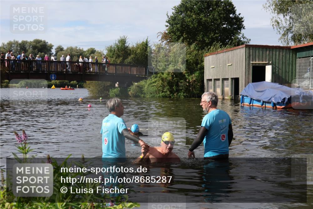 31.08.2025 - Elbe Triathlon Hamburg Luisa Fischer http://msf.ph/oto/8685287 31.08.2025 10:35:12 Schwimmen 1333 meine-sportfotos.de