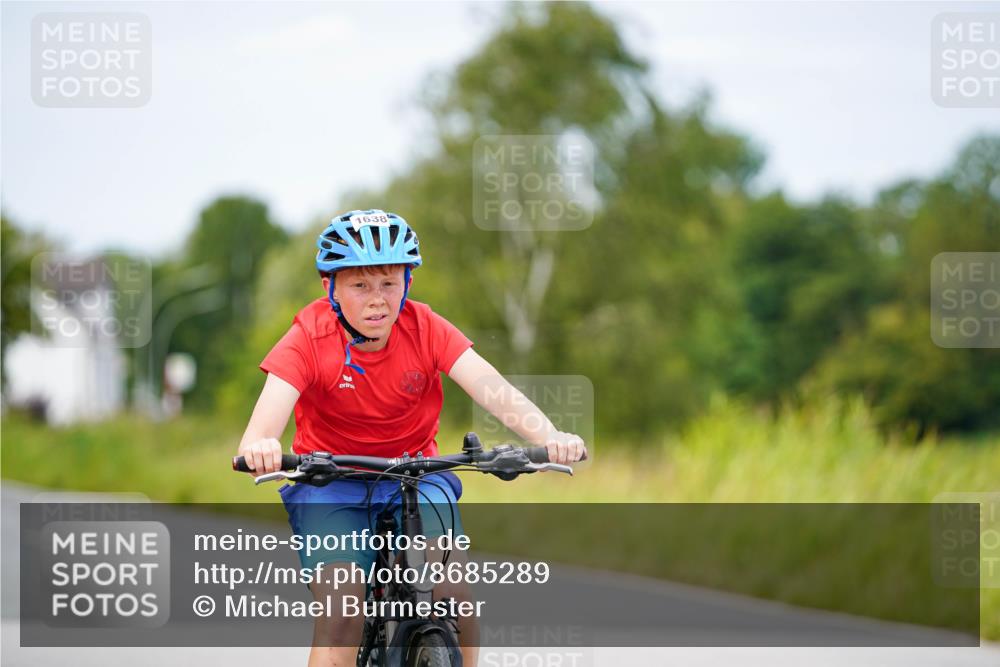 31.08.2025 - Elbe Triathlon Hamburg Michael Burmester http://msf.ph/oto/8685289 31.08.2025 12:38:18 Radfahren 1638, 1642 meine-sportfotos.de