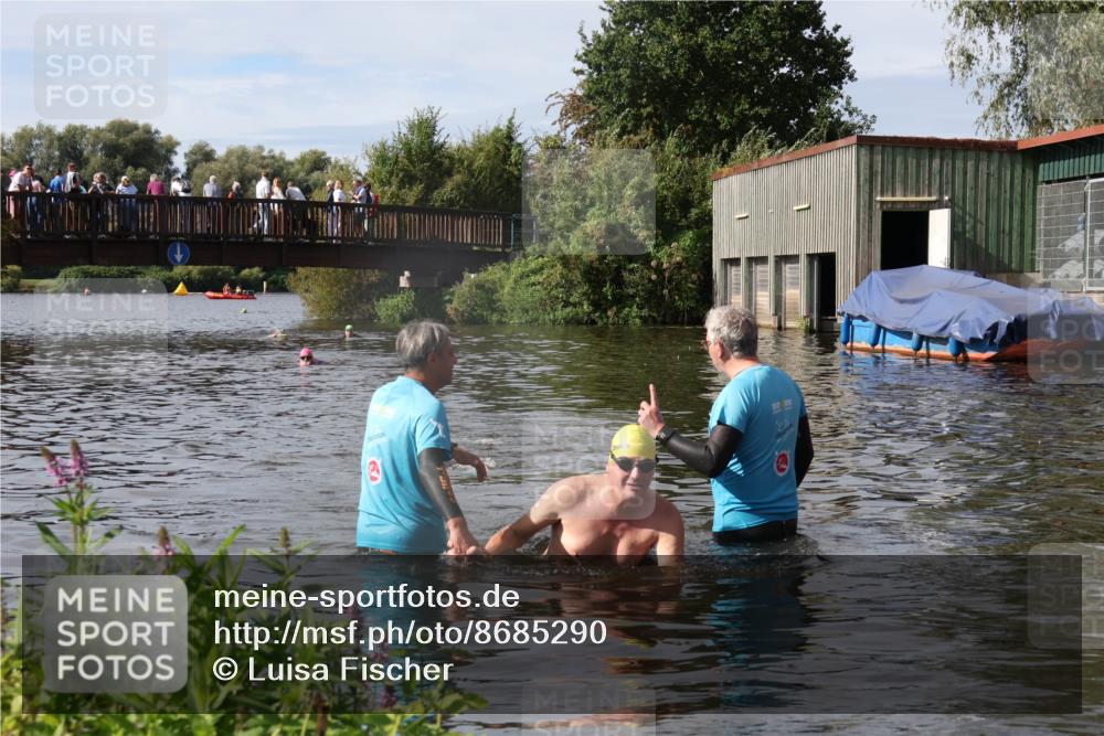 31.08.2025 - Elbe Triathlon Hamburg Luisa Fischer http://msf.ph/oto/8685290 31.08.2025 10:35:13 Schwimmen 1333 meine-sportfotos.de