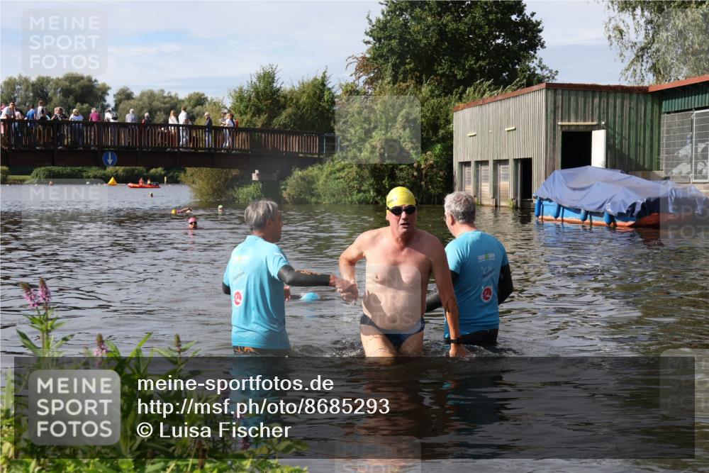 31.08.2025 - Elbe Triathlon Hamburg Luisa Fischer http://msf.ph/oto/8685293 31.08.2025 10:35:14 Schwimmen 1294, 1333 meine-sportfotos.de