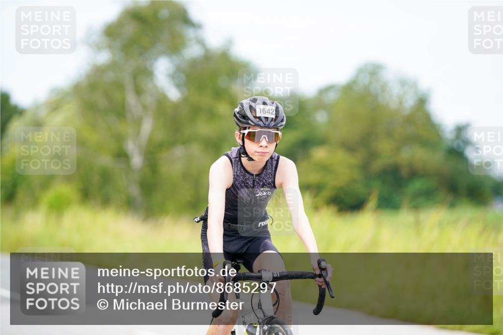 31.08.2025 - Elbe Triathlon Hamburg Michael Burmester http://msf.ph/oto/8685297 31.08.2025 12:38:25 Radfahren 1642 meine-sportfotos.de