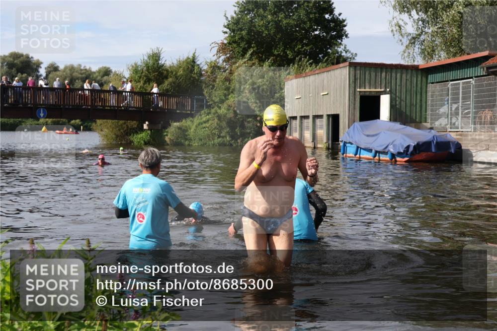 31.08.2025 - Elbe Triathlon Hamburg Luisa Fischer http://msf.ph/oto/8685300 31.08.2025 10:35:15 Schwimmen 1294, 1333 meine-sportfotos.de