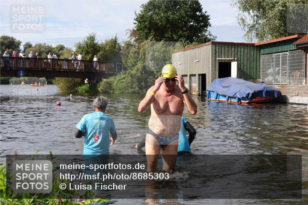 31.08.2025 - Elbe Triathlon Hamburg Luisa Fischer http://msf.ph/oto/8685303 31.08.2025 10:35:16 Schwimmen 1294, 1333 meine-sportfotos.de