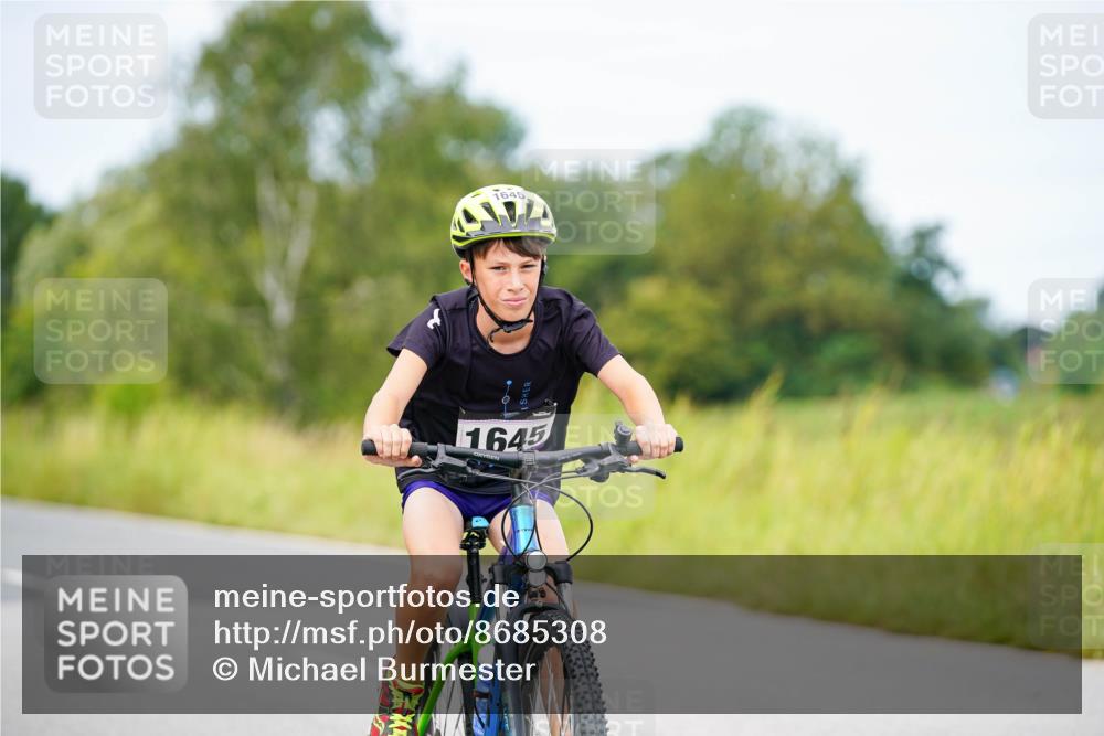 31.08.2025 - Elbe Triathlon Hamburg Michael Burmester http://msf.ph/oto/8685308 31.08.2025 12:39:23 Radfahren 1645 meine-sportfotos.de