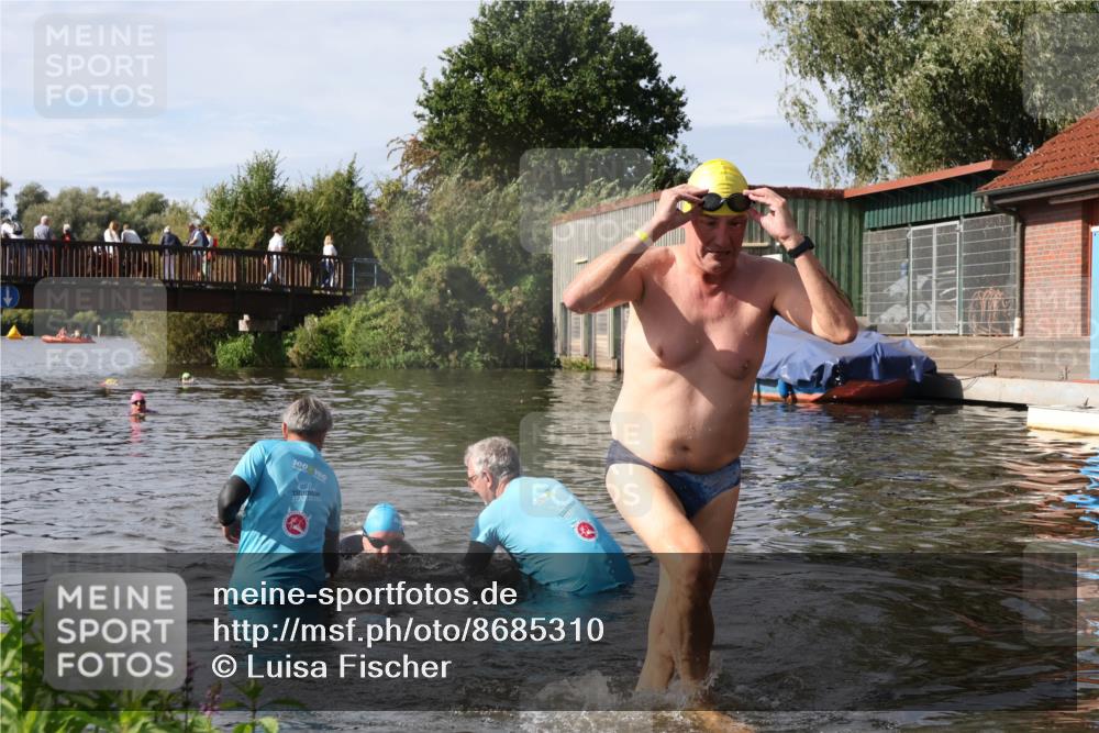 31.08.2025 - Elbe Triathlon Hamburg Luisa Fischer http://msf.ph/oto/8685310 31.08.2025 10:35:17 Schwimmen 1294, 1333 meine-sportfotos.de