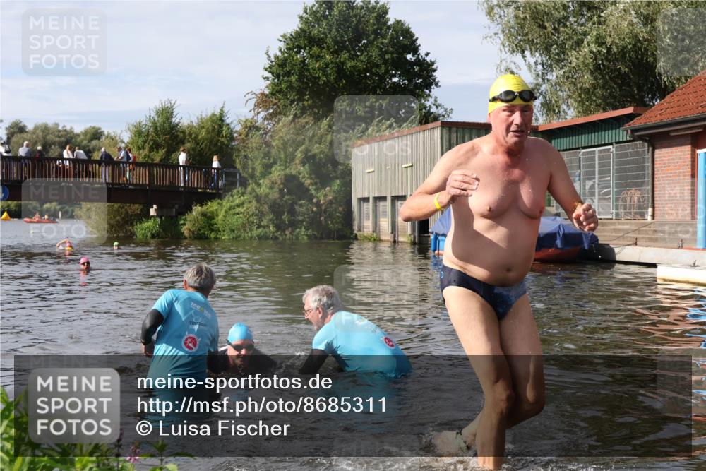 31.08.2025 - Elbe Triathlon Hamburg Luisa Fischer http://msf.ph/oto/8685311 31.08.2025 10:35:17 Schwimmen 1294, 1333 meine-sportfotos.de