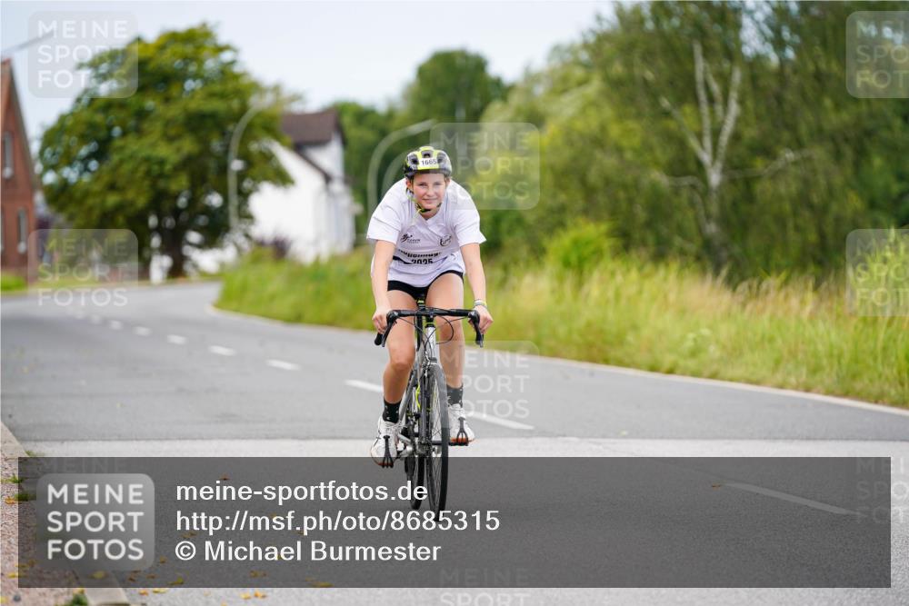 31.08.2025 - Elbe Triathlon Hamburg Michael Burmester http://msf.ph/oto/8685315 31.08.2025 12:39:30 Radfahren 1665 meine-sportfotos.de