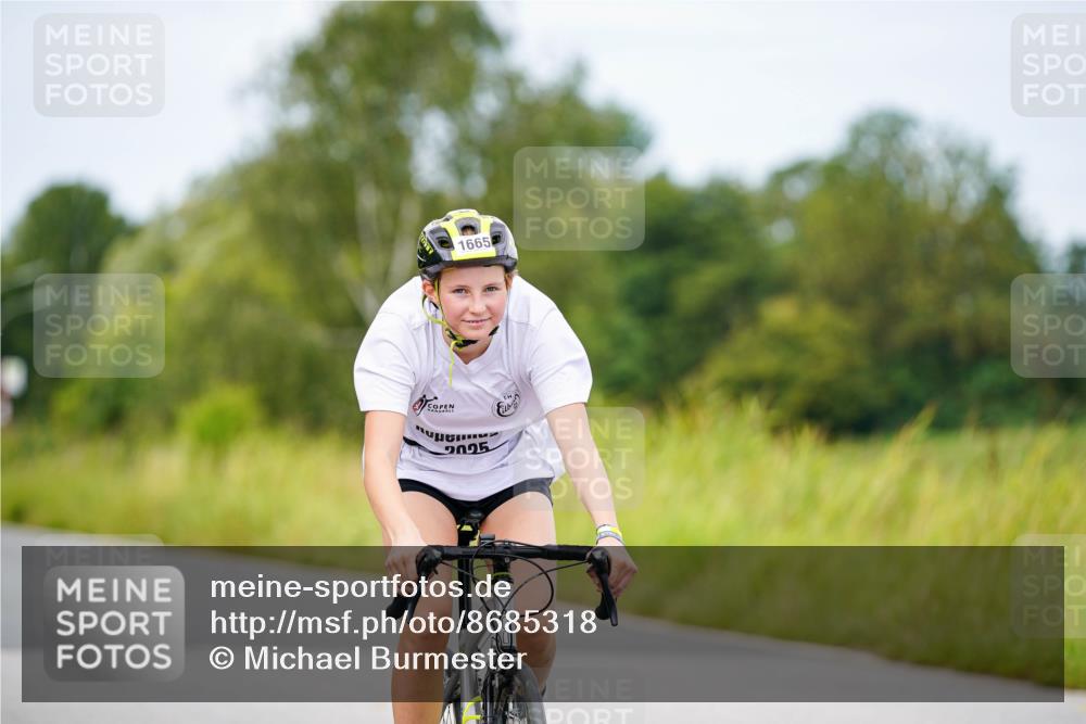 31.08.2025 - Elbe Triathlon Hamburg Michael Burmester http://msf.ph/oto/8685318 31.08.2025 12:39:31 Radfahren 1665 meine-sportfotos.de