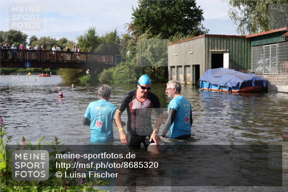 31.08.2025 - Elbe Triathlon Hamburg Luisa Fischer http://msf.ph/oto/8685320 31.08.2025 10:35:20 Schwimmen 1294, 1333 meine-sportfotos.de