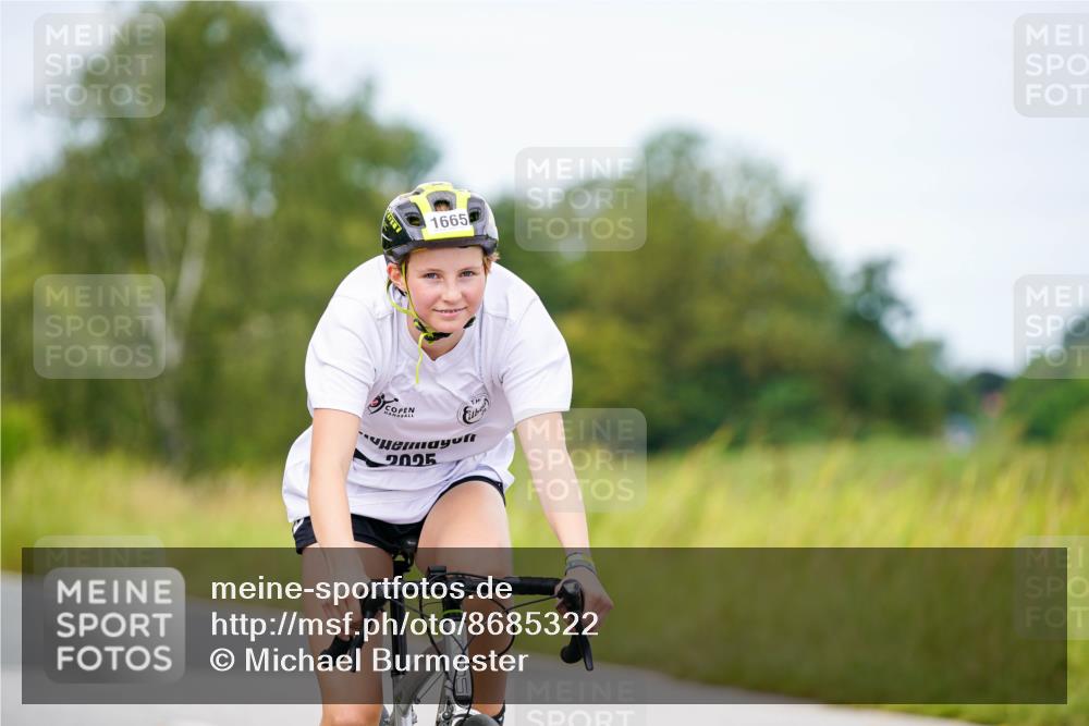31.08.2025 - Elbe Triathlon Hamburg Michael Burmester http://msf.ph/oto/8685322 31.08.2025 12:39:32 Radfahren 1665 meine-sportfotos.de