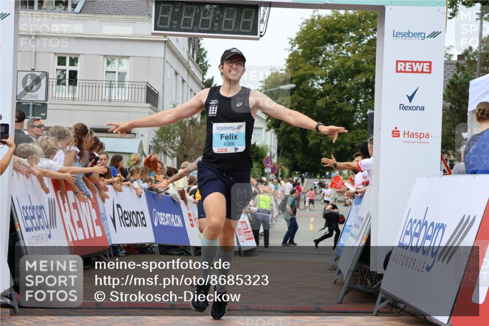 31.08.2025 - 21. Blankeneser Heldenlauf Strokosch-Dieckow http://msf.ph/oto/8685323 31.08.2025 12:00:58 Ziel 4366, 4007 meine-sportfotos.de