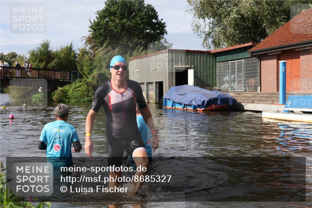 31.08.2025 - Elbe Triathlon Hamburg Luisa Fischer http://msf.ph/oto/8685327 31.08.2025 10:35:22 Schwimmen 1294, 1333 meine-sportfotos.de