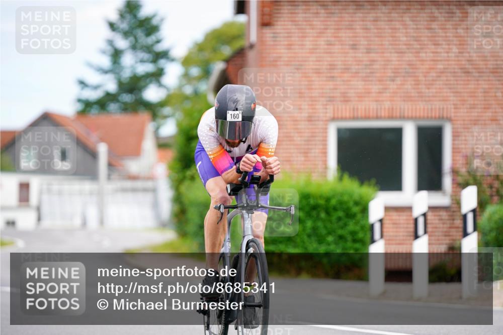 31.08.2025 - Elbe Triathlon Hamburg Michael Burmester http://msf.ph/oto/8685341 31.08.2025 14:07:28 Radfahren  meine-sportfotos.de