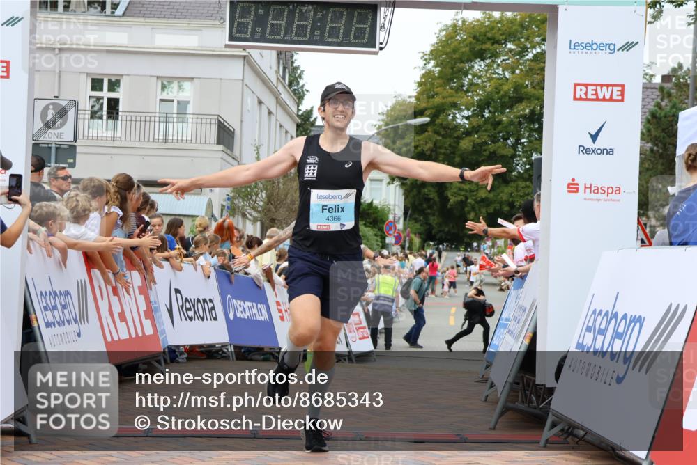31.08.2025 - 21. Blankeneser Heldenlauf Strokosch-Dieckow http://msf.ph/oto/8685343 31.08.2025 12:00:58 Ziel 4366, 4007 meine-sportfotos.de
