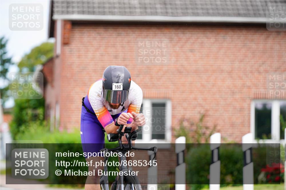 31.08.2025 - Elbe Triathlon Hamburg Michael Burmester http://msf.ph/oto/8685345 31.08.2025 14:07:28 Radfahren  meine-sportfotos.de