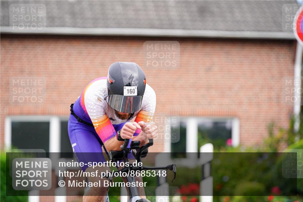 31.08.2025 - Elbe Triathlon Hamburg Michael Burmester http://msf.ph/oto/8685348 31.08.2025 14:07:28 Radfahren  meine-sportfotos.de