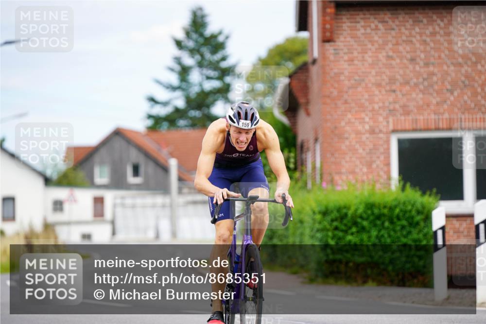 31.08.2025 - Elbe Triathlon Hamburg Michael Burmester http://msf.ph/oto/8685351 31.08.2025 14:07:29 Radfahren  meine-sportfotos.de