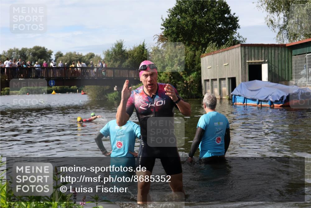 31.08.2025 - Elbe Triathlon Hamburg Luisa Fischer http://msf.ph/oto/8685352 31.08.2025 10:35:50 Schwimmen 1289 meine-sportfotos.de