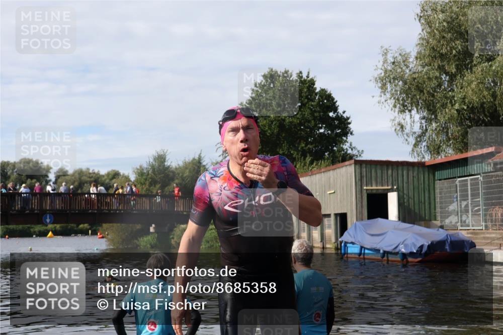 31.08.2025 - Elbe Triathlon Hamburg Luisa Fischer http://msf.ph/oto/8685358 31.08.2025 10:35:51 Schwimmen 1289 meine-sportfotos.de