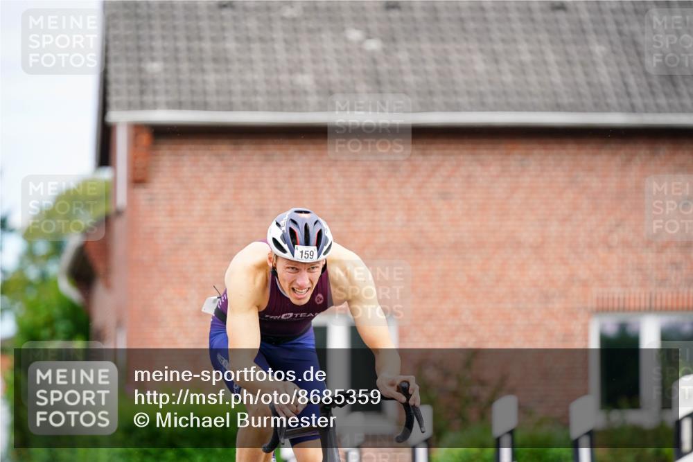 31.08.2025 - Elbe Triathlon Hamburg Michael Burmester http://msf.ph/oto/8685359 31.08.2025 14:07:30 Radfahren  meine-sportfotos.de