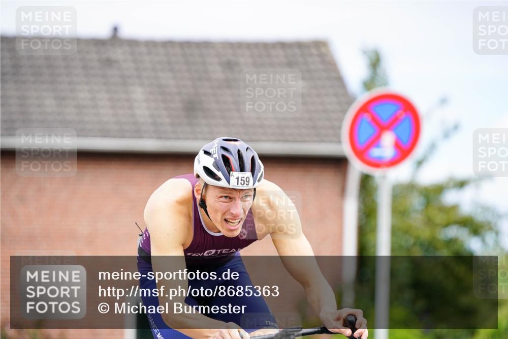 31.08.2025 - Elbe Triathlon Hamburg Michael Burmester http://msf.ph/oto/8685363 31.08.2025 14:07:30 Radfahren  meine-sportfotos.de