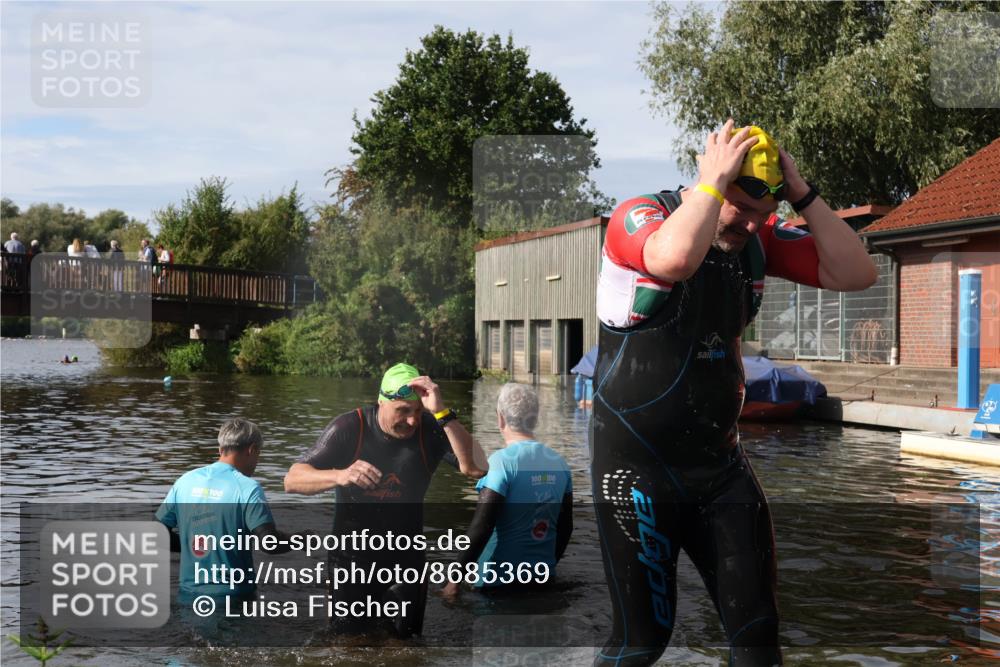 31.08.2025 - Elbe Triathlon Hamburg Luisa Fischer http://msf.ph/oto/8685369 31.08.2025 10:36:16 Schwimmen 1271, 1284 meine-sportfotos.de
