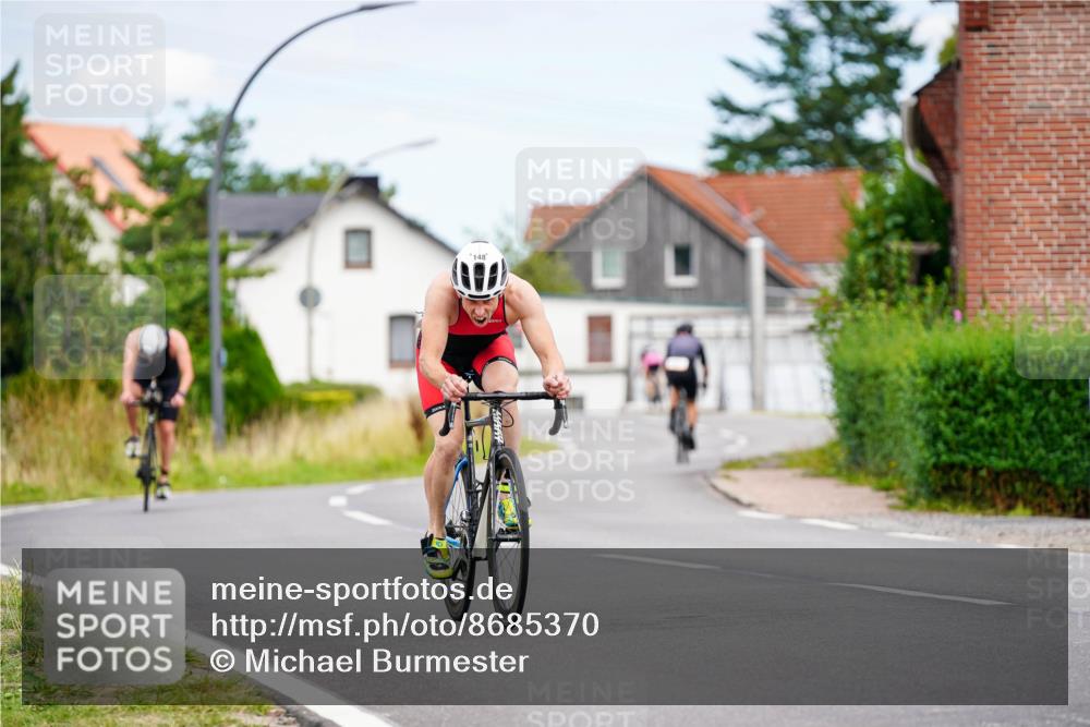 31.08.2025 - Elbe Triathlon Hamburg Michael Burmester http://msf.ph/oto/8685370 31.08.2025 14:08:19 Radfahren  meine-sportfotos.de
