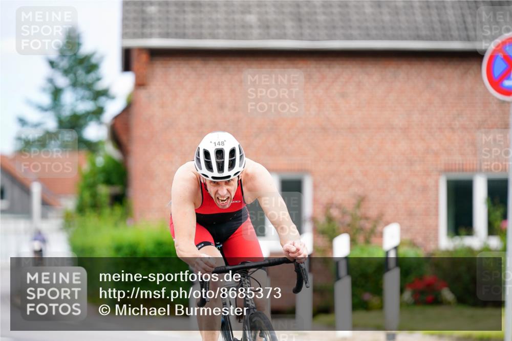 31.08.2025 - Elbe Triathlon Hamburg Michael Burmester http://msf.ph/oto/8685373 31.08.2025 14:08:20 Radfahren  meine-sportfotos.de
