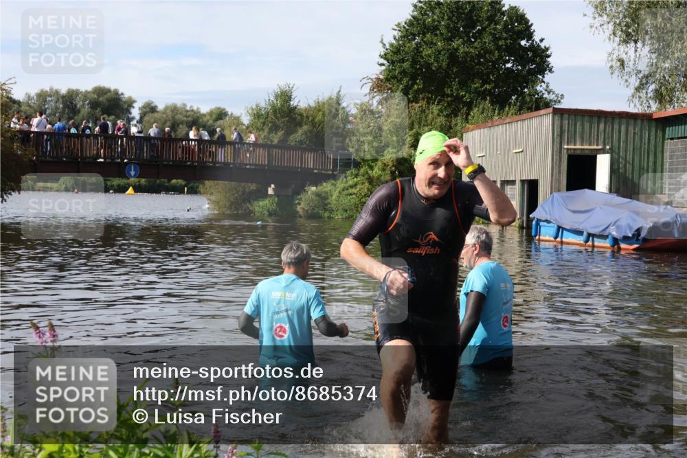 31.08.2025 - Elbe Triathlon Hamburg Luisa Fischer http://msf.ph/oto/8685374 31.08.2025 10:36:18 Schwimmen 1271, 1284 meine-sportfotos.de