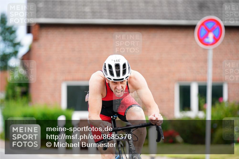 31.08.2025 - Elbe Triathlon Hamburg Michael Burmester http://msf.ph/oto/8685376 31.08.2025 14:08:21 Radfahren  meine-sportfotos.de
