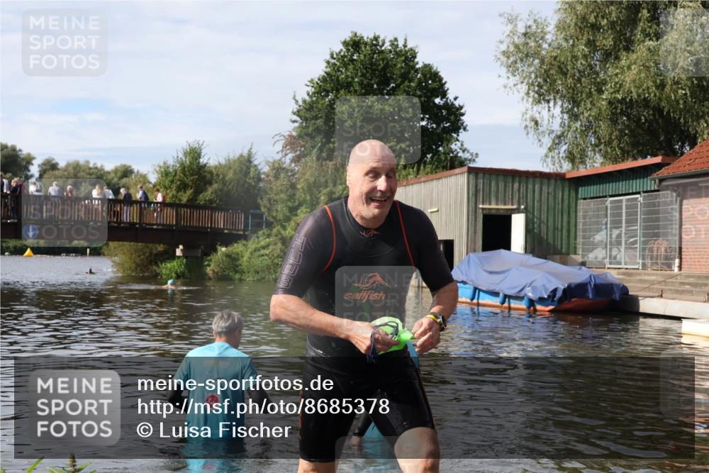 31.08.2025 - Elbe Triathlon Hamburg Luisa Fischer http://msf.ph/oto/8685378 31.08.2025 10:36:19 Schwimmen 1271, 1284 meine-sportfotos.de