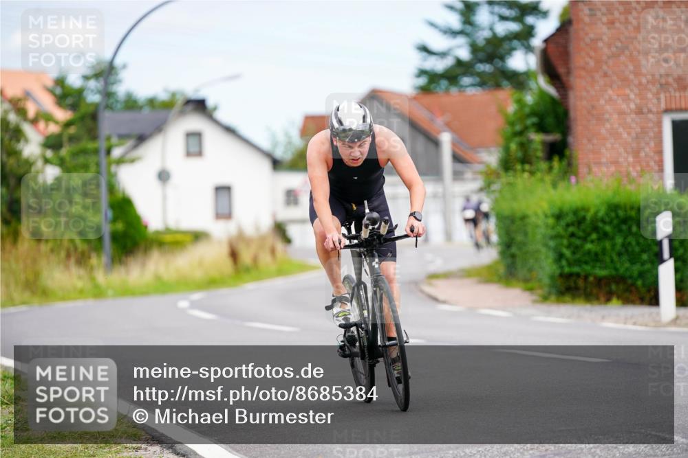 31.08.2025 - Elbe Triathlon Hamburg Michael Burmester http://msf.ph/oto/8685384 31.08.2025 14:08:22 Radfahren  meine-sportfotos.de