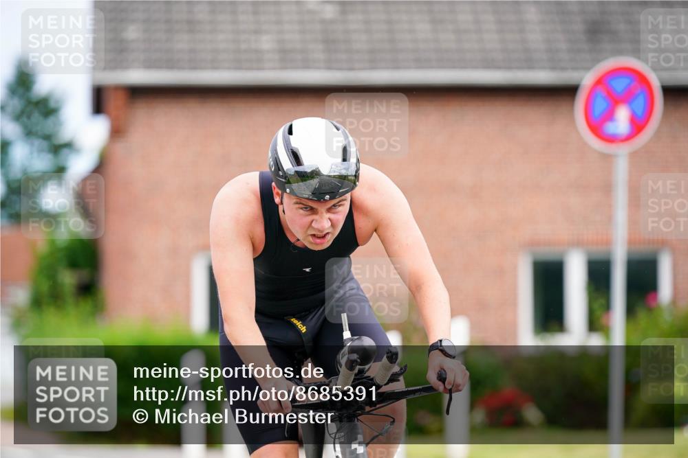 31.08.2025 - Elbe Triathlon Hamburg Michael Burmester http://msf.ph/oto/8685391 31.08.2025 14:08:23 Radfahren  meine-sportfotos.de