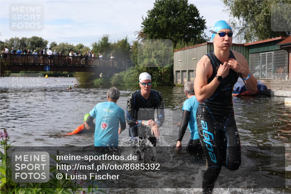 31.08.2025 - Elbe Triathlon Hamburg Luisa Fischer http://msf.ph/oto/8685392 31.08.2025 10:37:23 Schwimmen 1309, 1352, 1379, 1439 meine-sportfotos.de