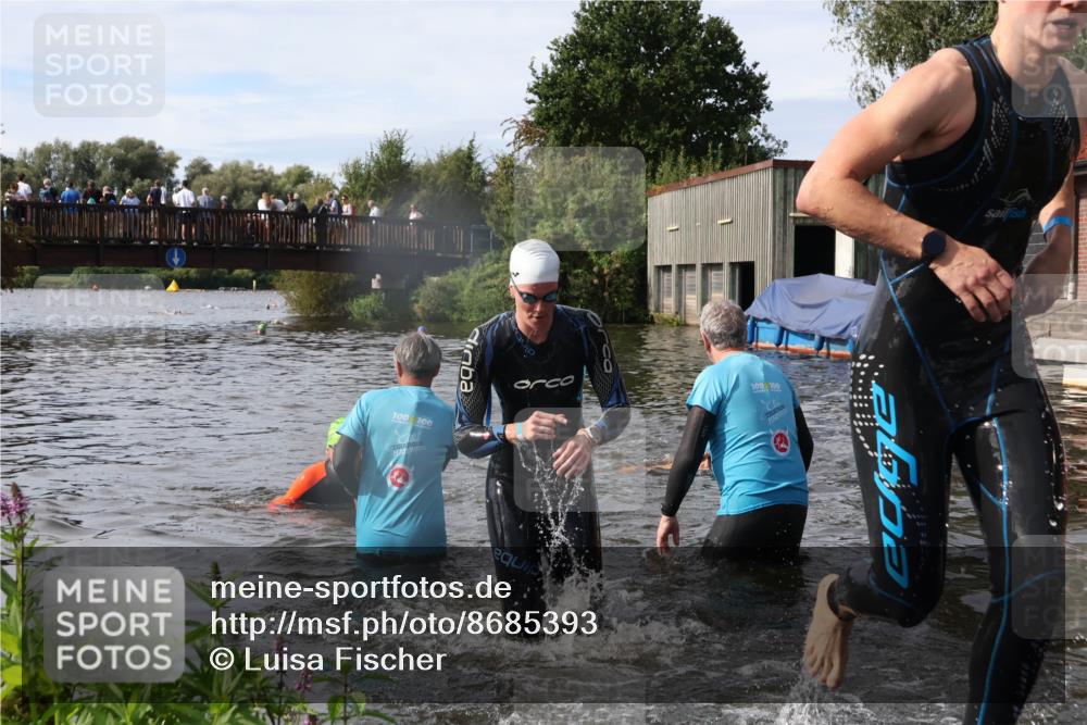31.08.2025 - Elbe Triathlon Hamburg Luisa Fischer http://msf.ph/oto/8685393 31.08.2025 10:37:23 Schwimmen 1309, 1352, 1379, 1439 meine-sportfotos.de