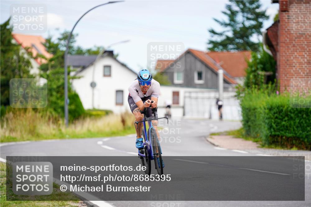 31.08.2025 - Elbe Triathlon Hamburg Michael Burmester http://msf.ph/oto/8685395 31.08.2025 14:08:37 Radfahren 122 meine-sportfotos.de