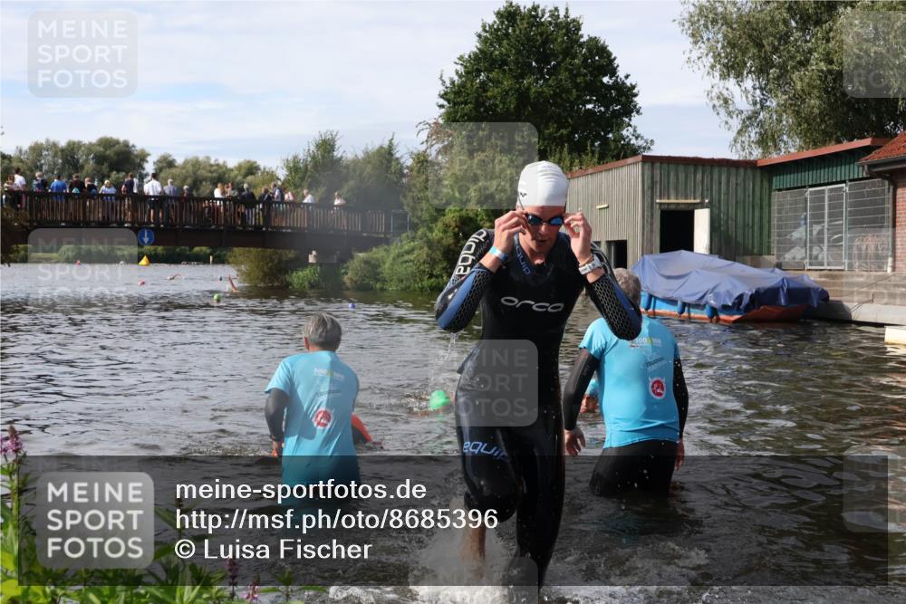 31.08.2025 - Elbe Triathlon Hamburg Luisa Fischer http://msf.ph/oto/8685396 31.08.2025 10:37:24 Schwimmen 1309, 1352, 1379, 1439 meine-sportfotos.de