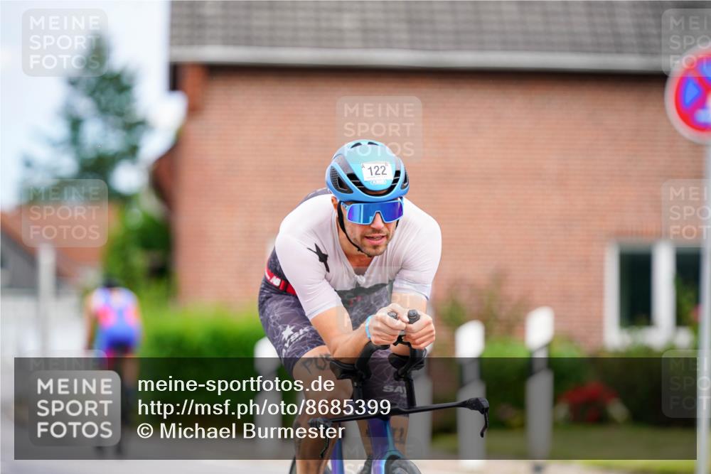 31.08.2025 - Elbe Triathlon Hamburg Michael Burmester http://msf.ph/oto/8685399 31.08.2025 14:08:38 Radfahren 122 meine-sportfotos.de